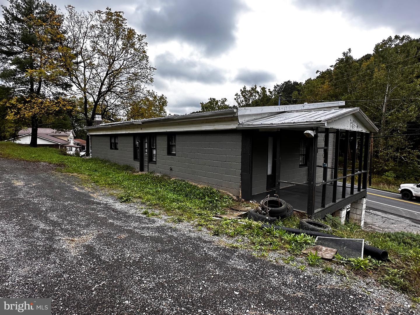 8523 Frankfort Hwy Property Photo 4
