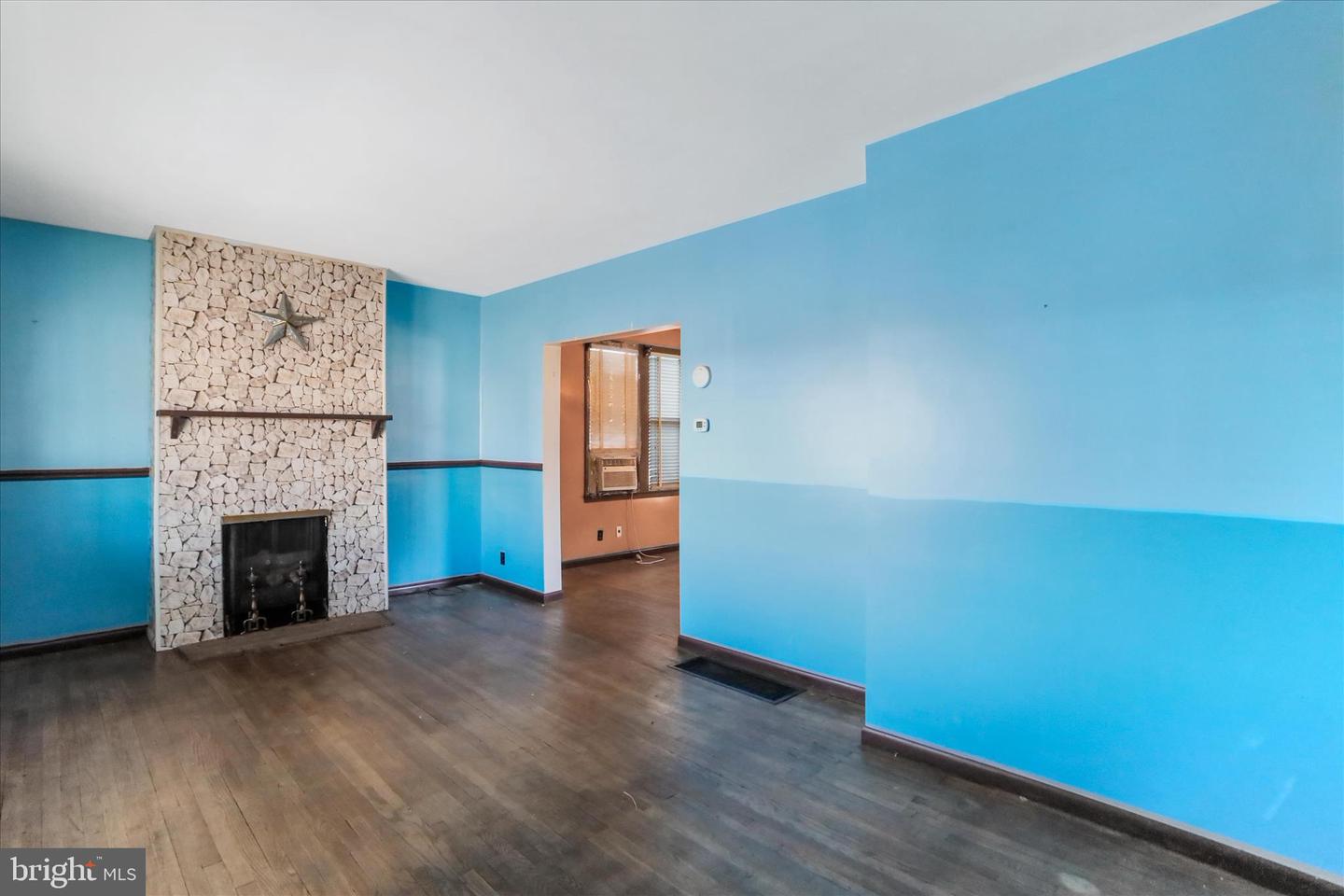28 E Central Ave Property Photo 4