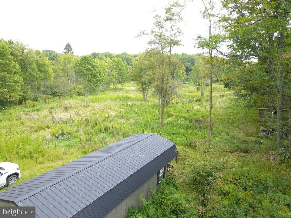 240 Brush Alley Property Photo 3