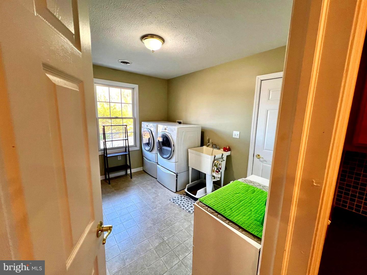 956 S Lakewood Dr Property Photo 16
