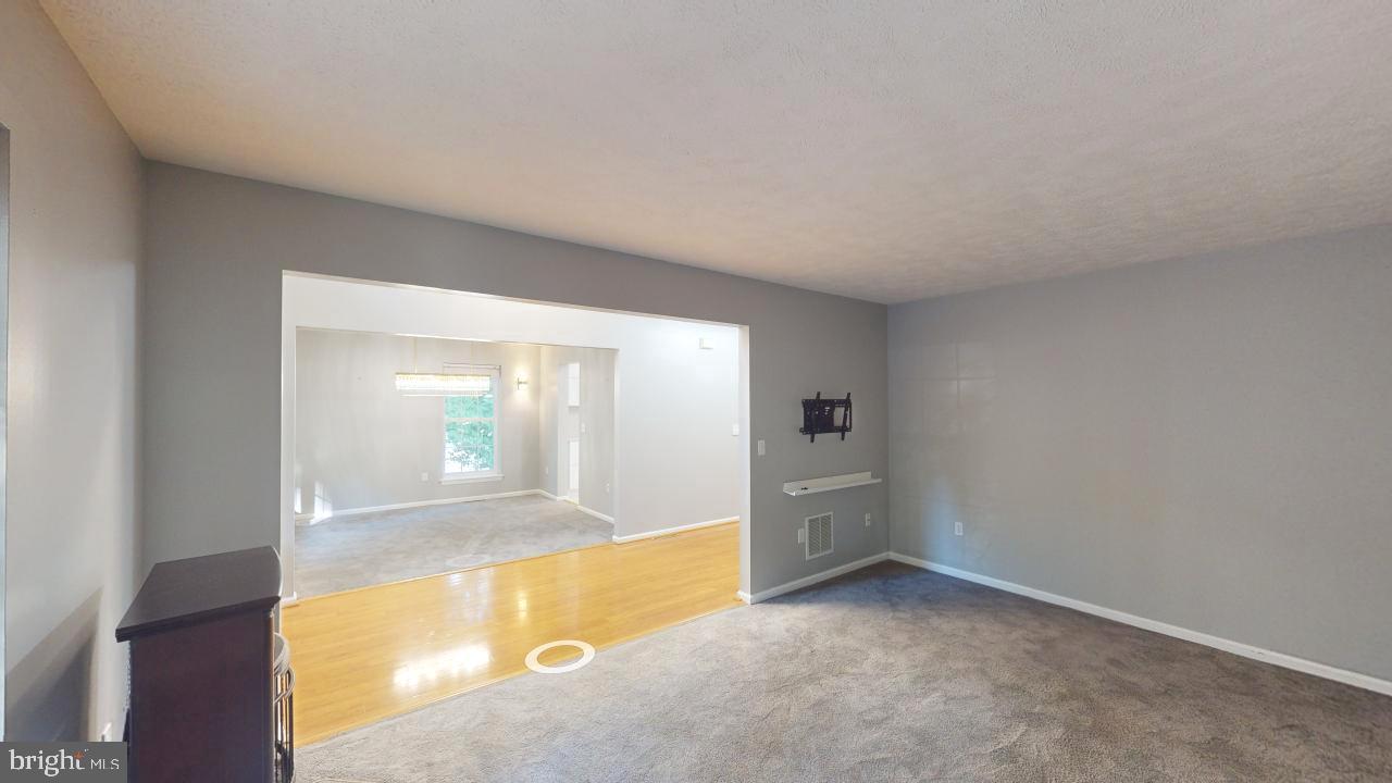 202 Lakeside Loop Property Photo 8