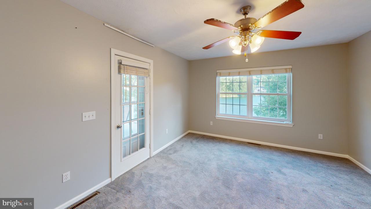 202 Lakeside Loop Property Photo 16