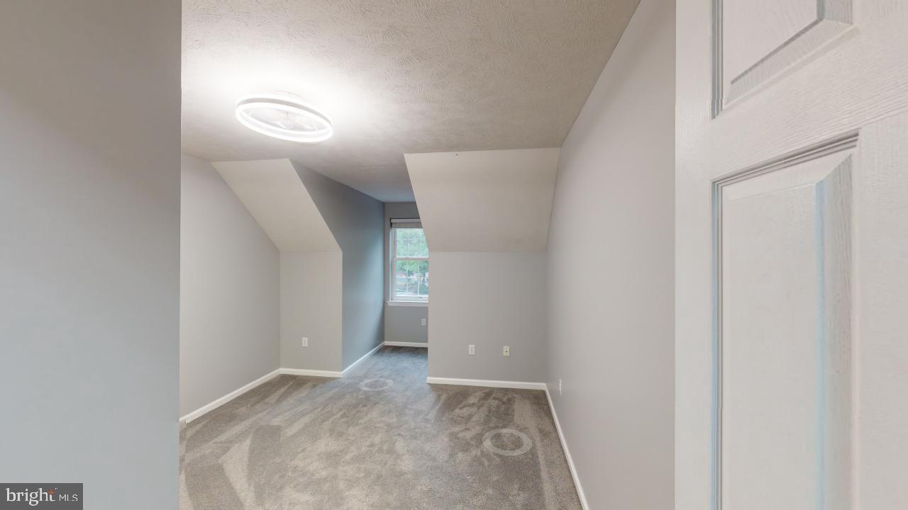 202 Lakeside Loop Property Photo 22