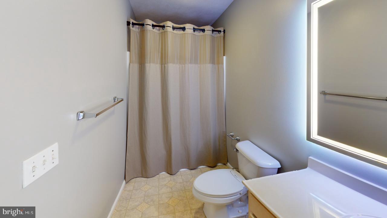 202 Lakeside Loop Property Photo 24