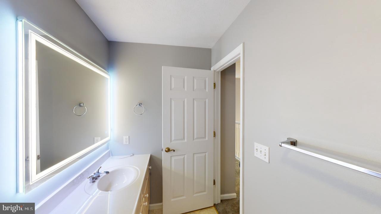 202 Lakeside Loop Property Photo 25