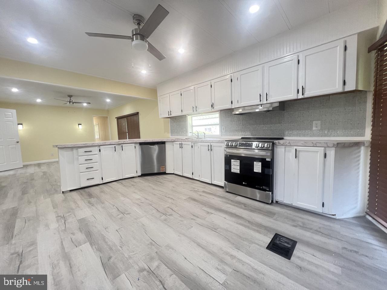 202 Mount Laurel Dr Property Photo 1