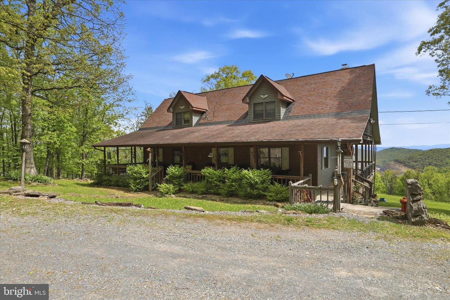353 Overlook Ter Property Photo 1