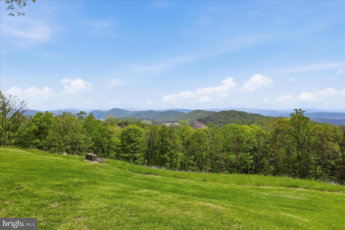 353 Overlook Ter Property Photo 25