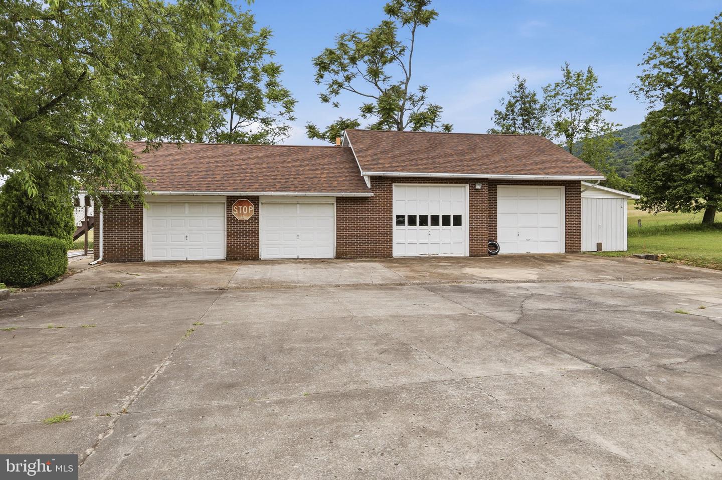 76 Freedom Ln Property Photo 5