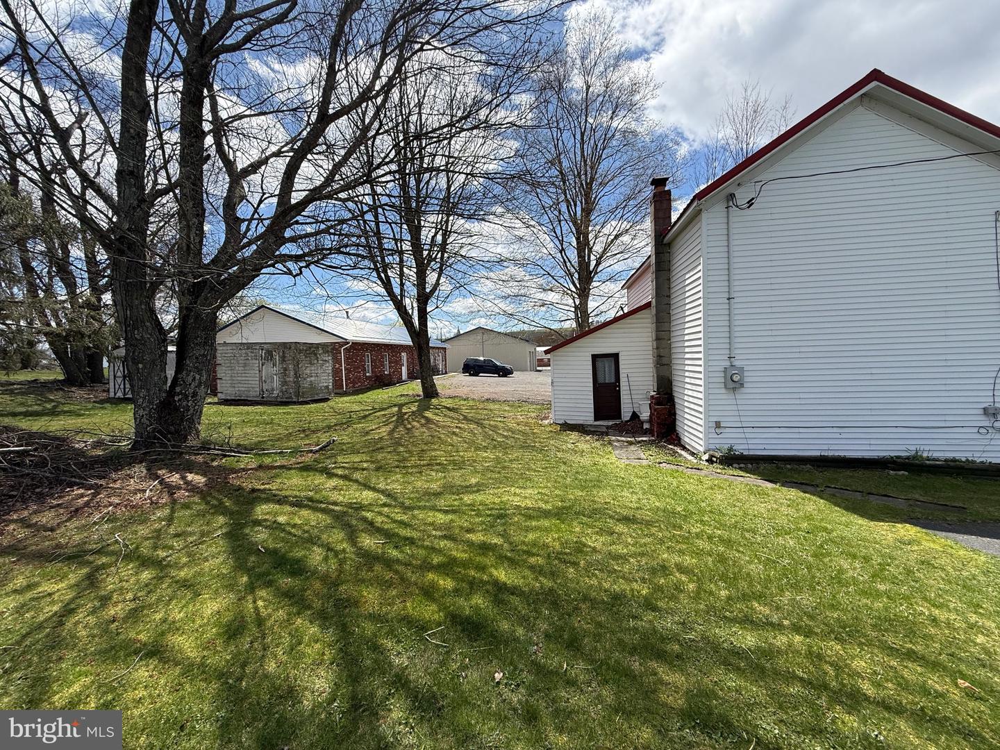 132 Oak St Property Photo 18