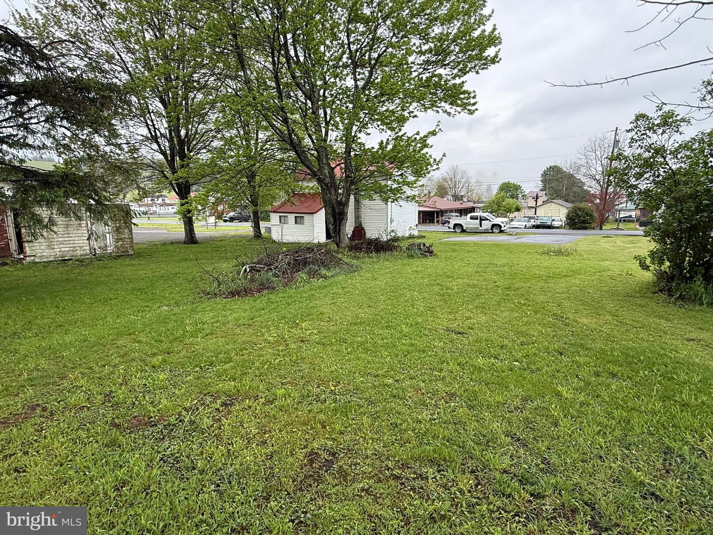 132 Oak St Property Photo 21