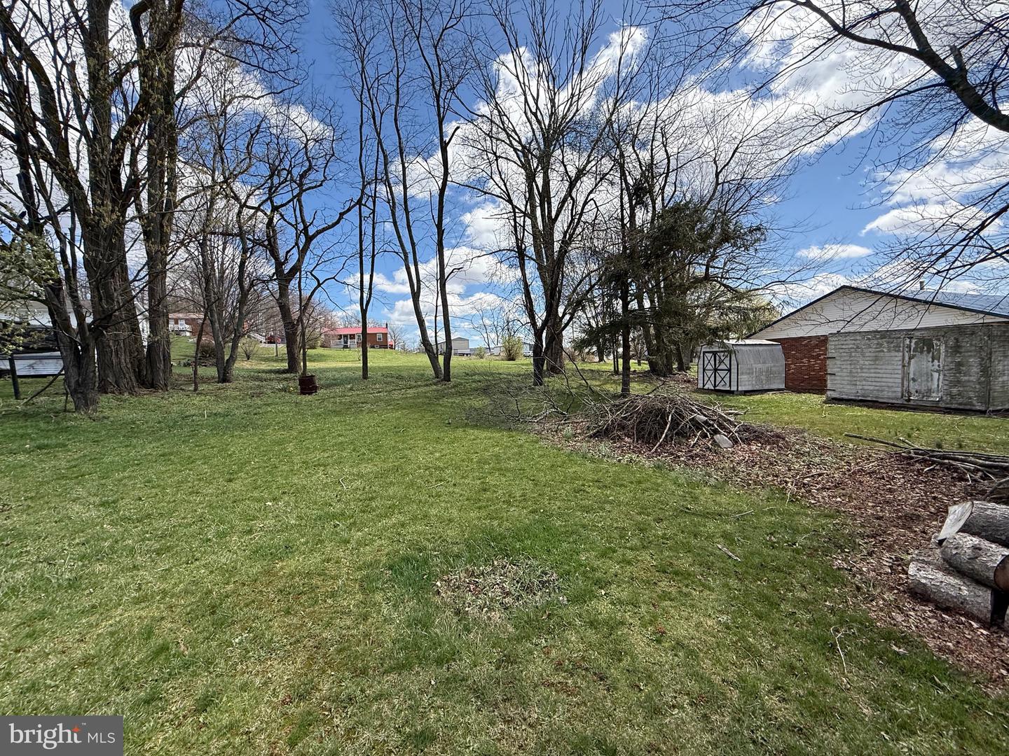 132 Oak St Property Photo 24