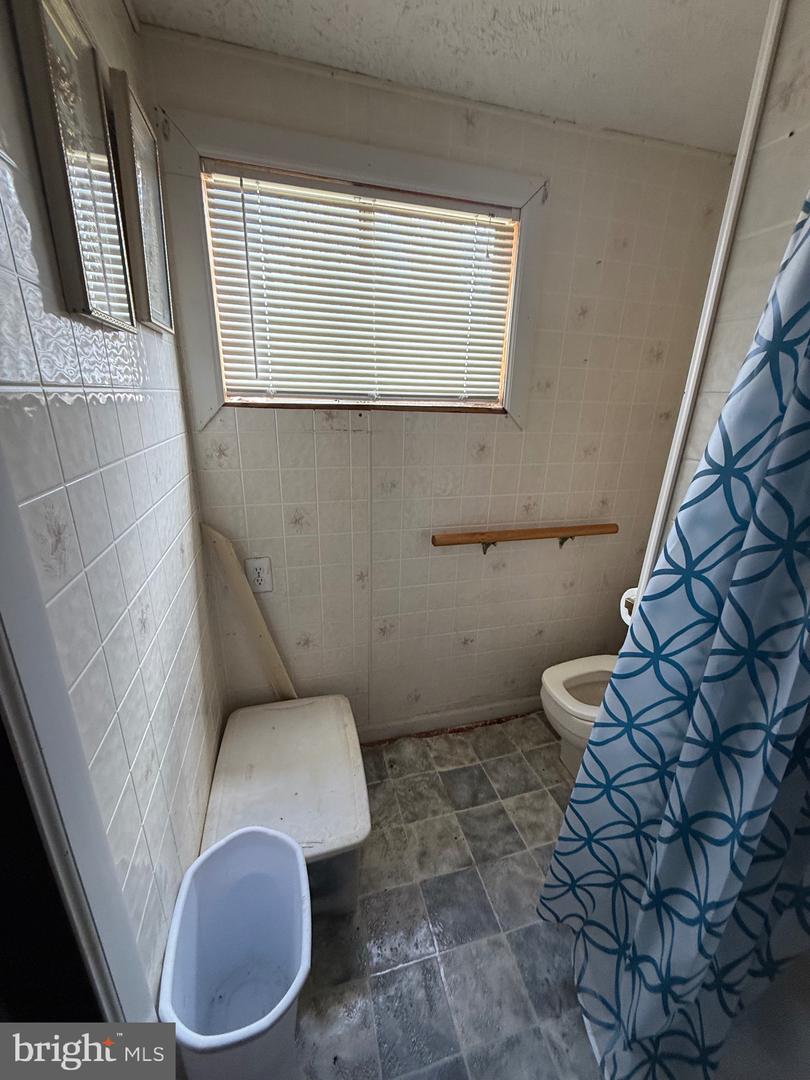 132 Oak St Property Photo 37