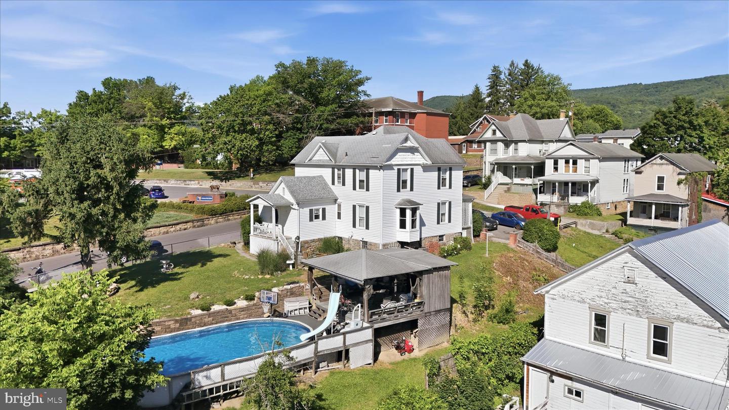 133 James St Property Photo 1