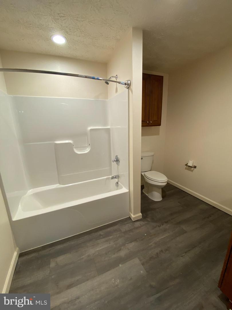 65 Woods Edge Rd #16 Property Photo 5