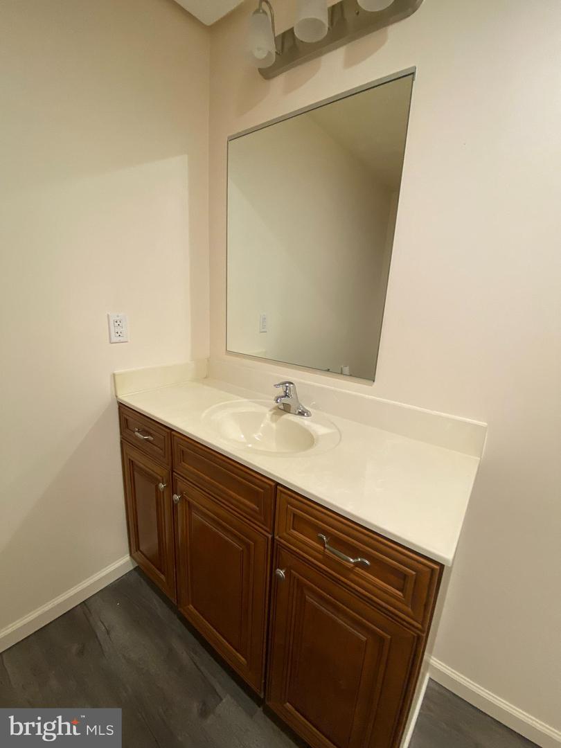 65 Woods Edge Rd #16 Property Photo 6