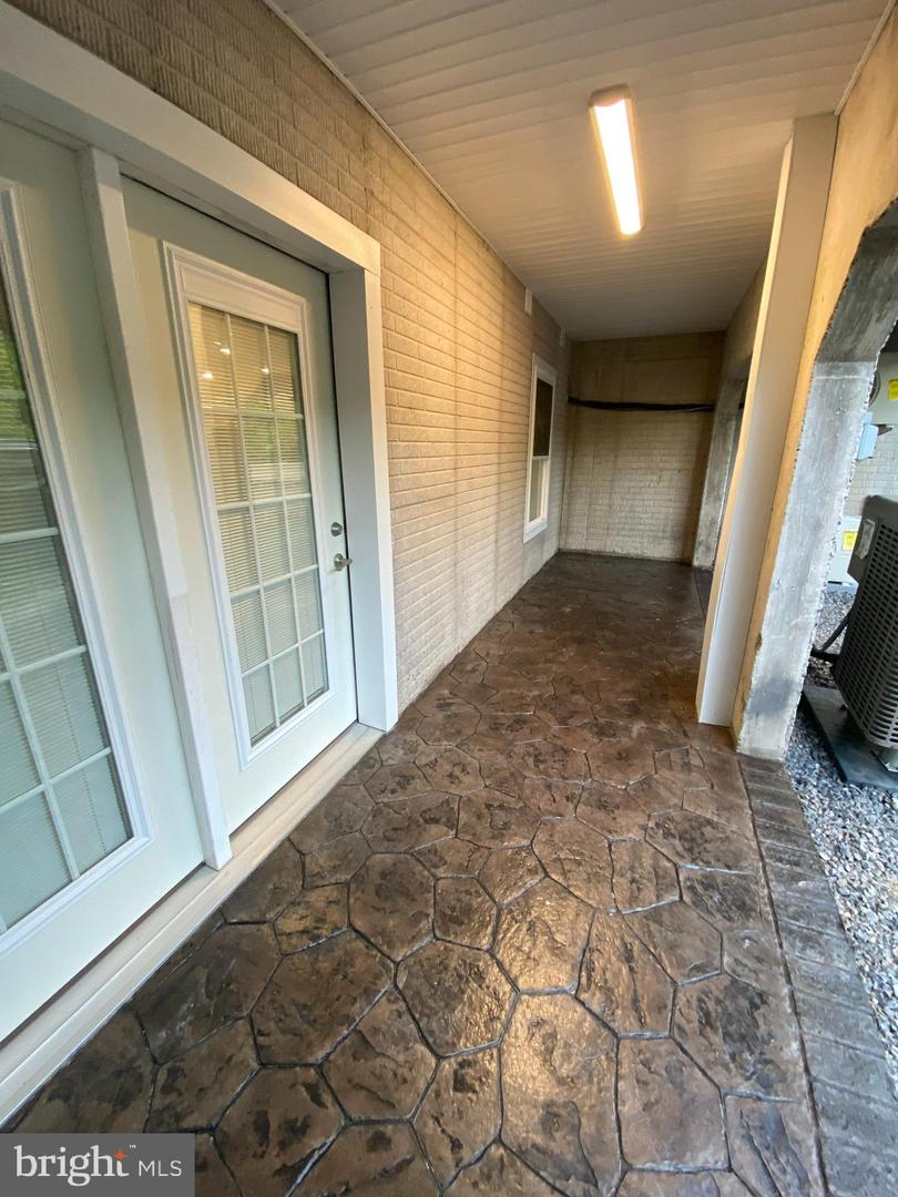65 Woods Edge Rd #16 Property Photo 10