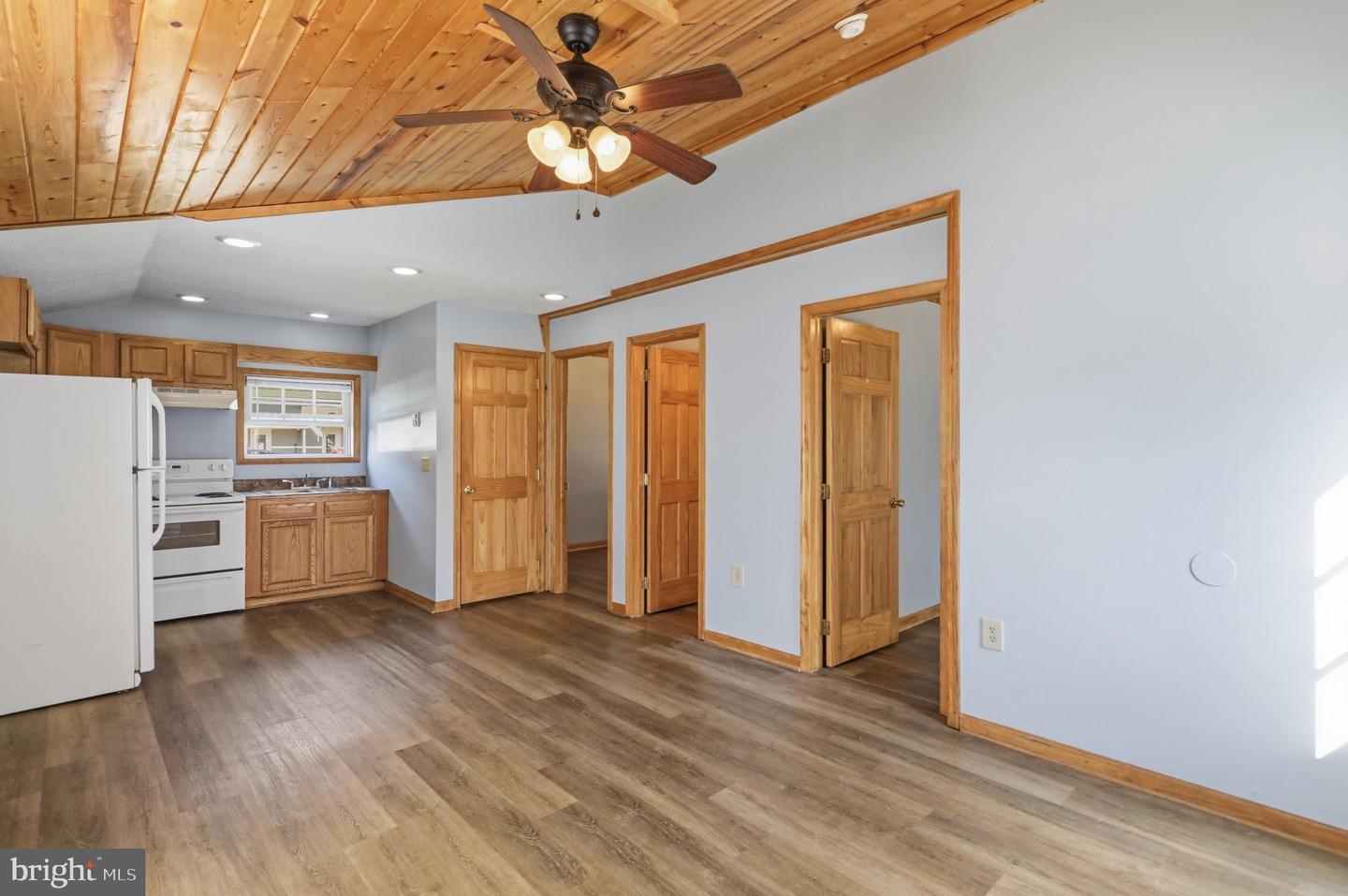17 Alley C Property Photo 6