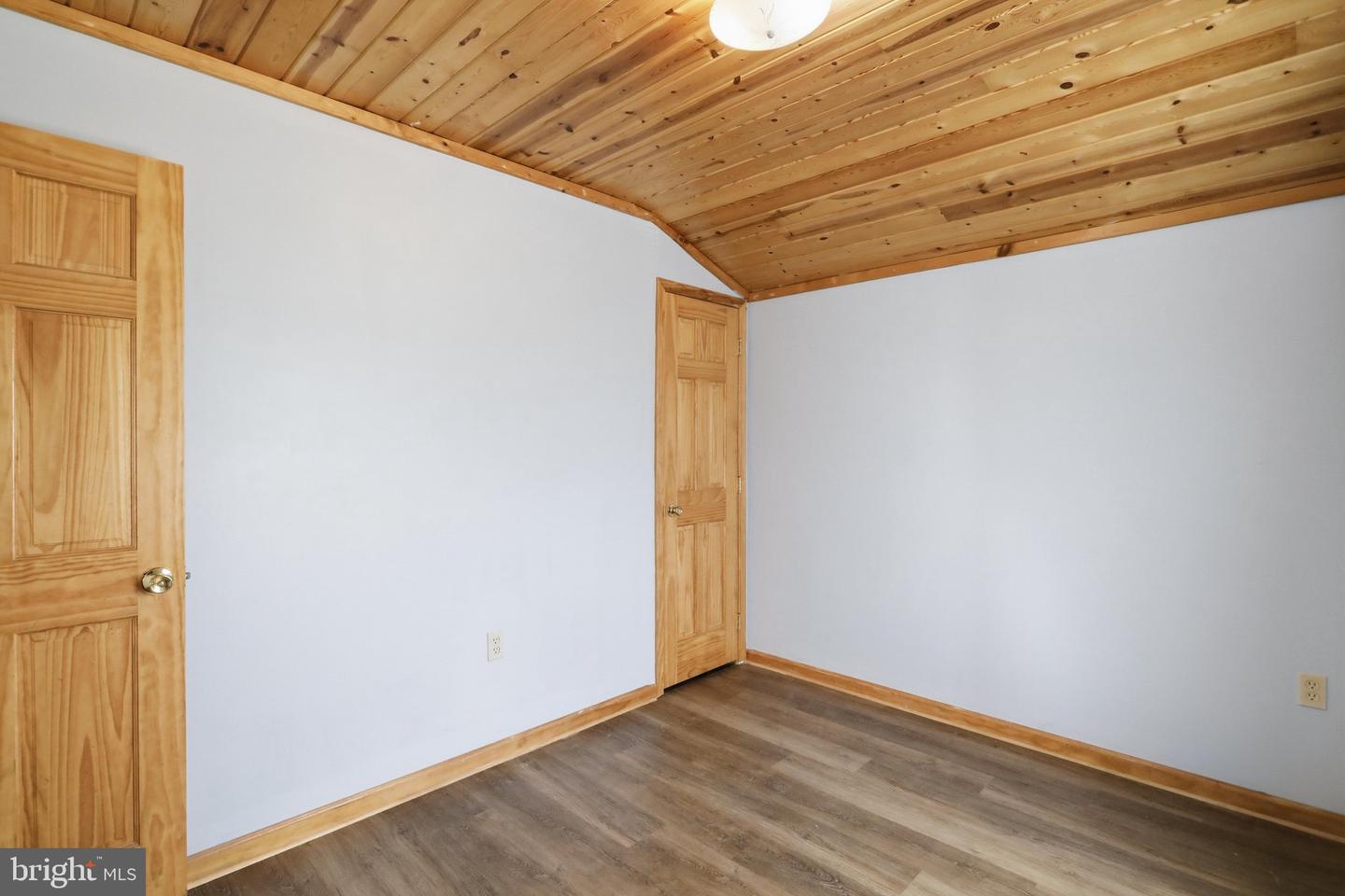 17 Alley C Property Photo 8