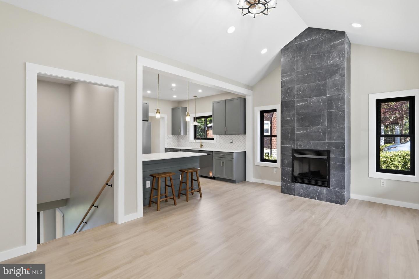 51 State St Property Photo 4