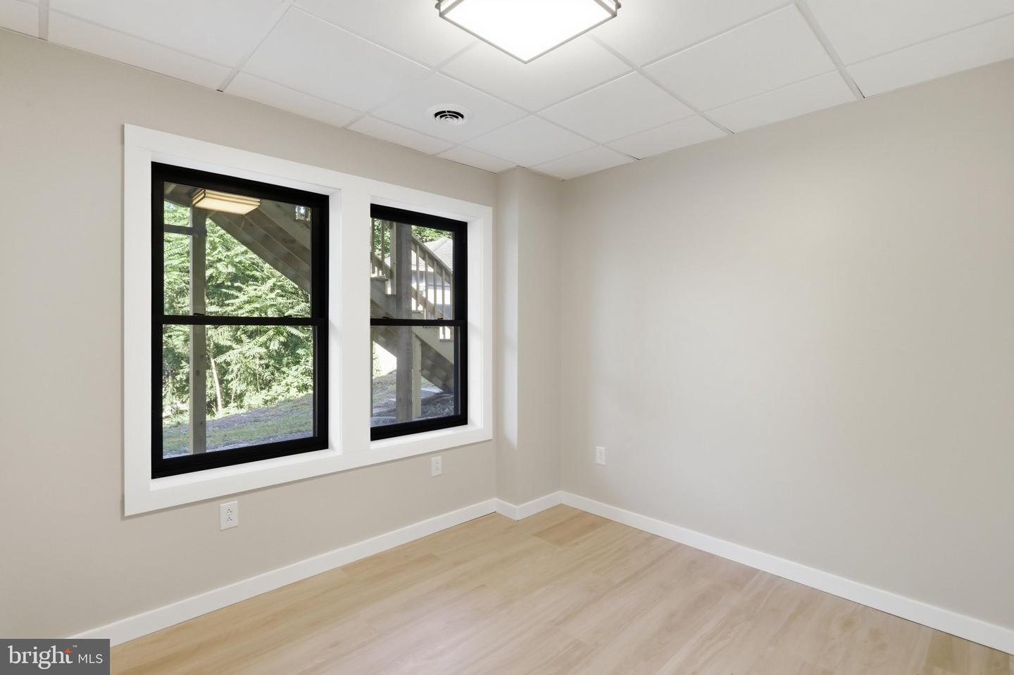 51 State St Property Photo 23