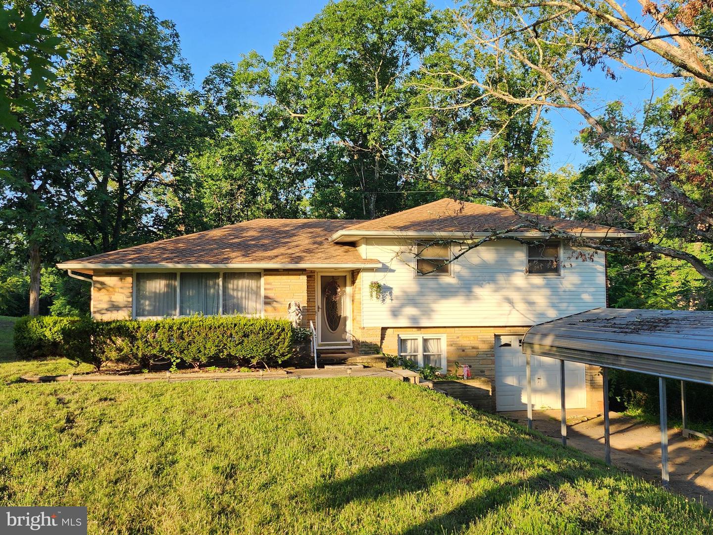4549 Georges Run Rd Property Photo 6