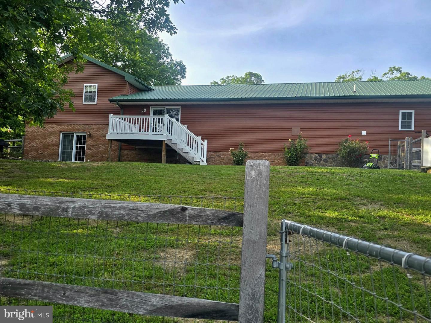 317 Grand View Dr Property Photo 4