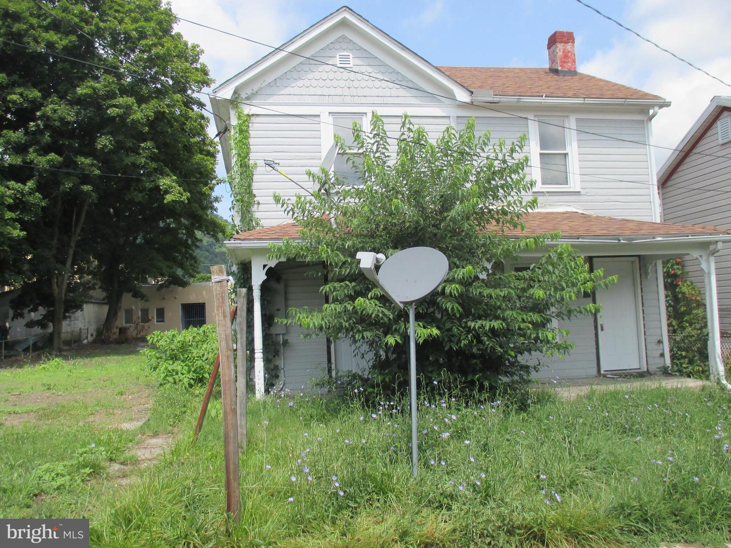 43 N F St Property Photo 1
