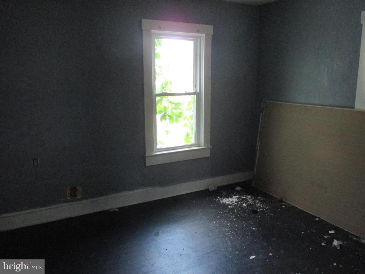 43 N F St Property Photo 4
