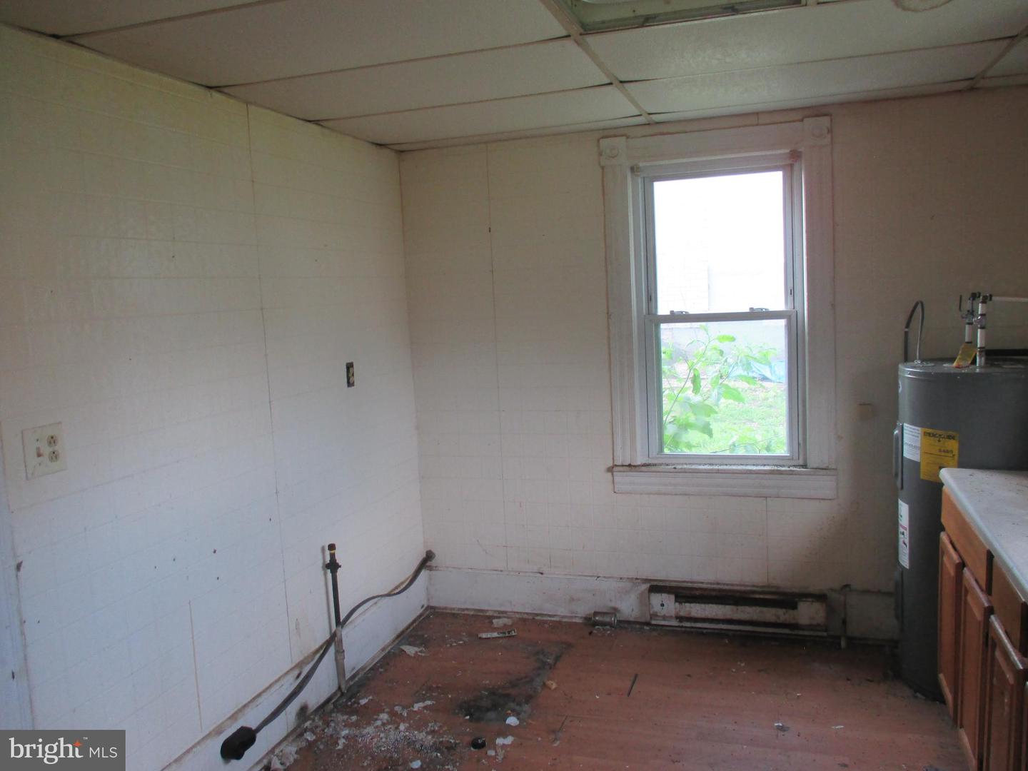 43 N F St Property Photo 8