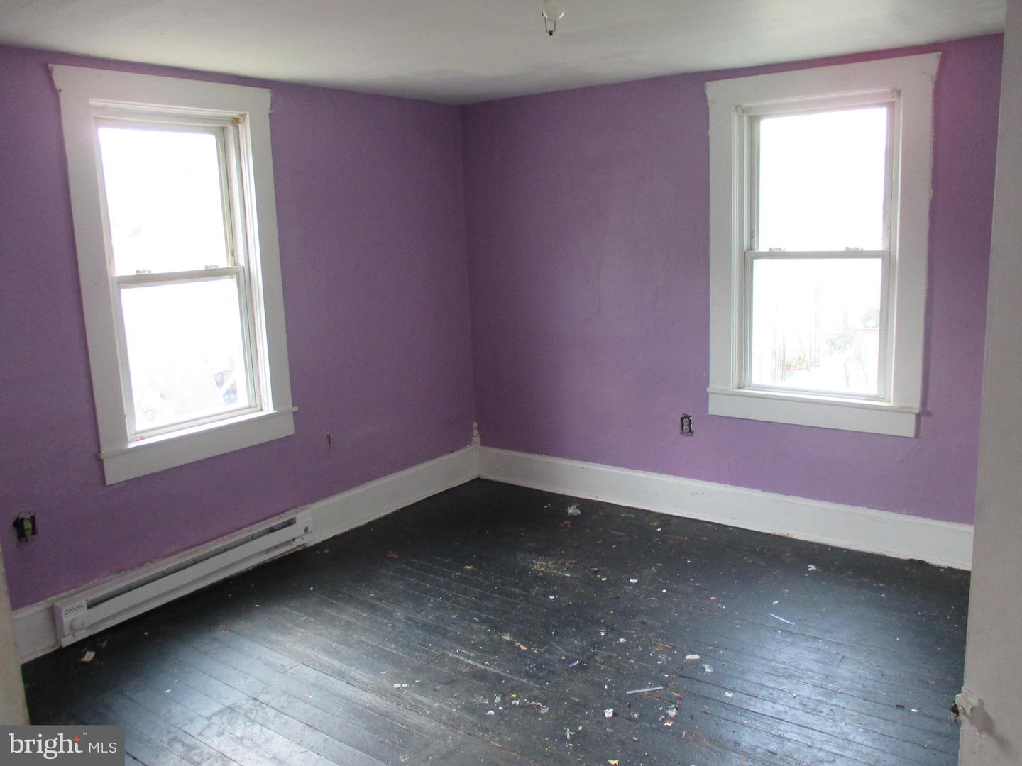 43 N F St Property Photo 10