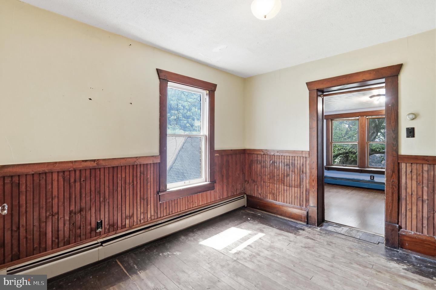 150 Center St Property Photo 20