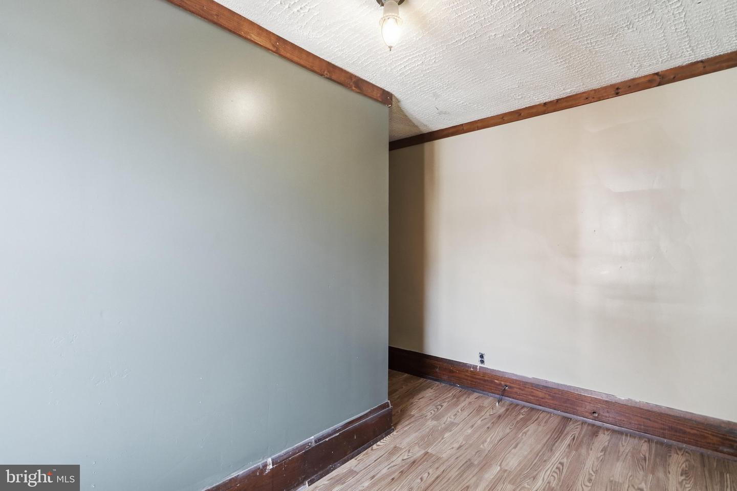150 Center St Property Photo 22