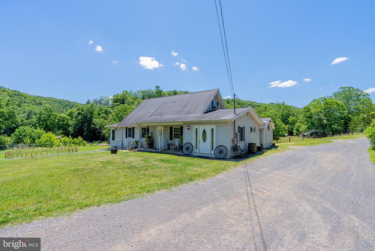2084 Double Cribbs Rd Property Photo 5