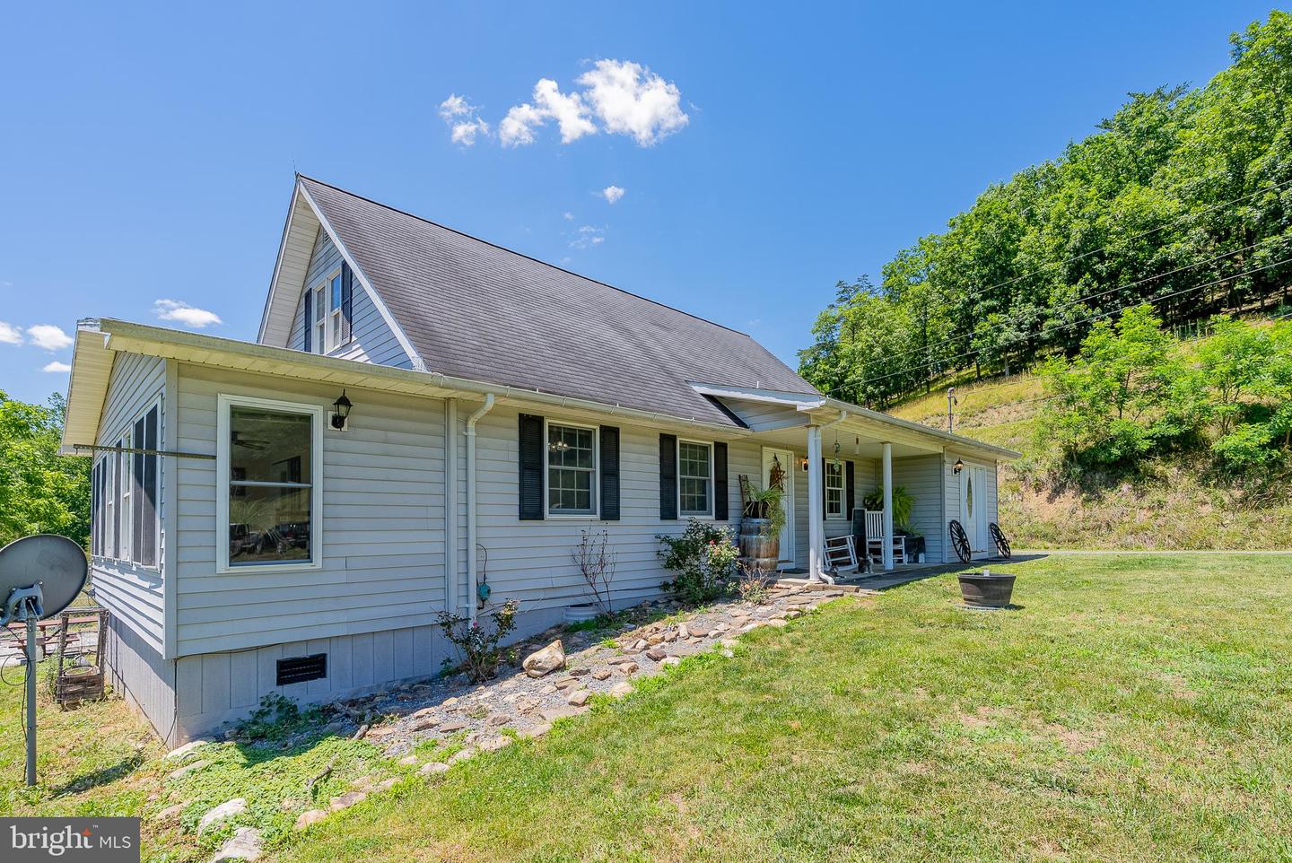 2084 Double Cribbs Rd Property Photo 6
