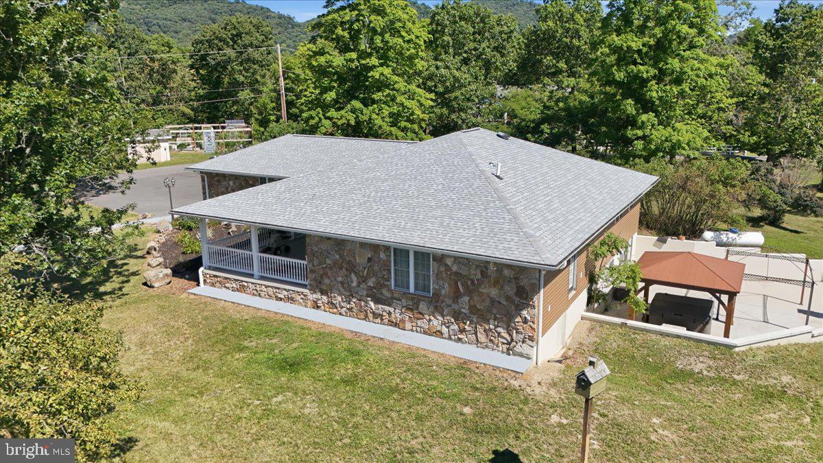 250 Forest Dr Property Photo 4