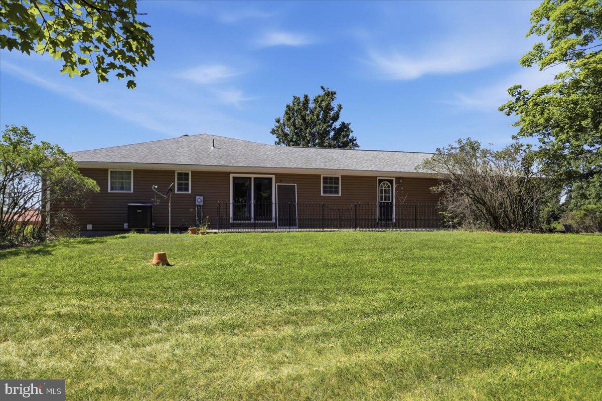 250 Forest Dr Property Photo 5