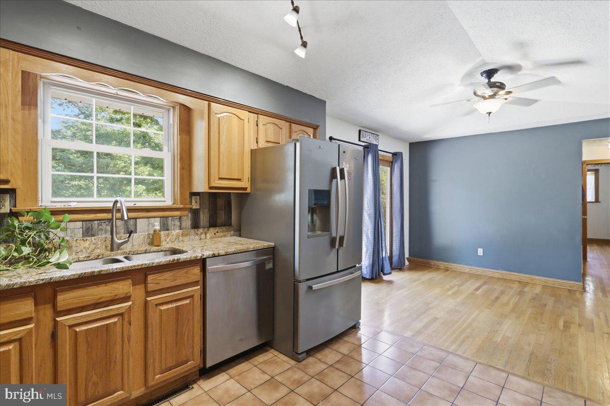 250 Forest Dr Property Photo 14