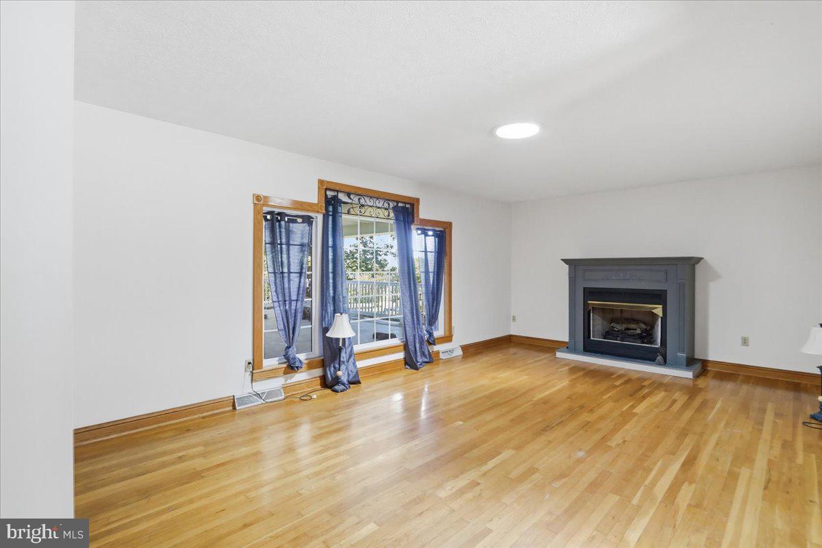 250 Forest Dr Property Photo 16