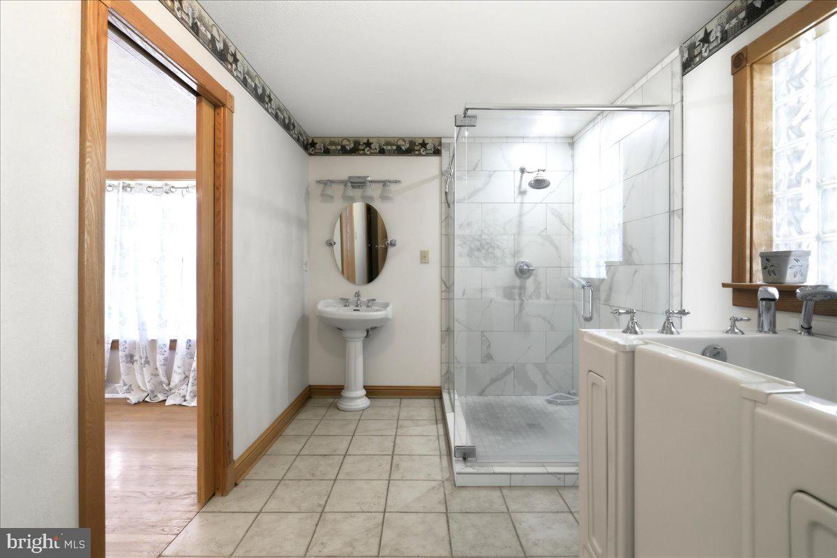 250 Forest Dr Property Photo 20