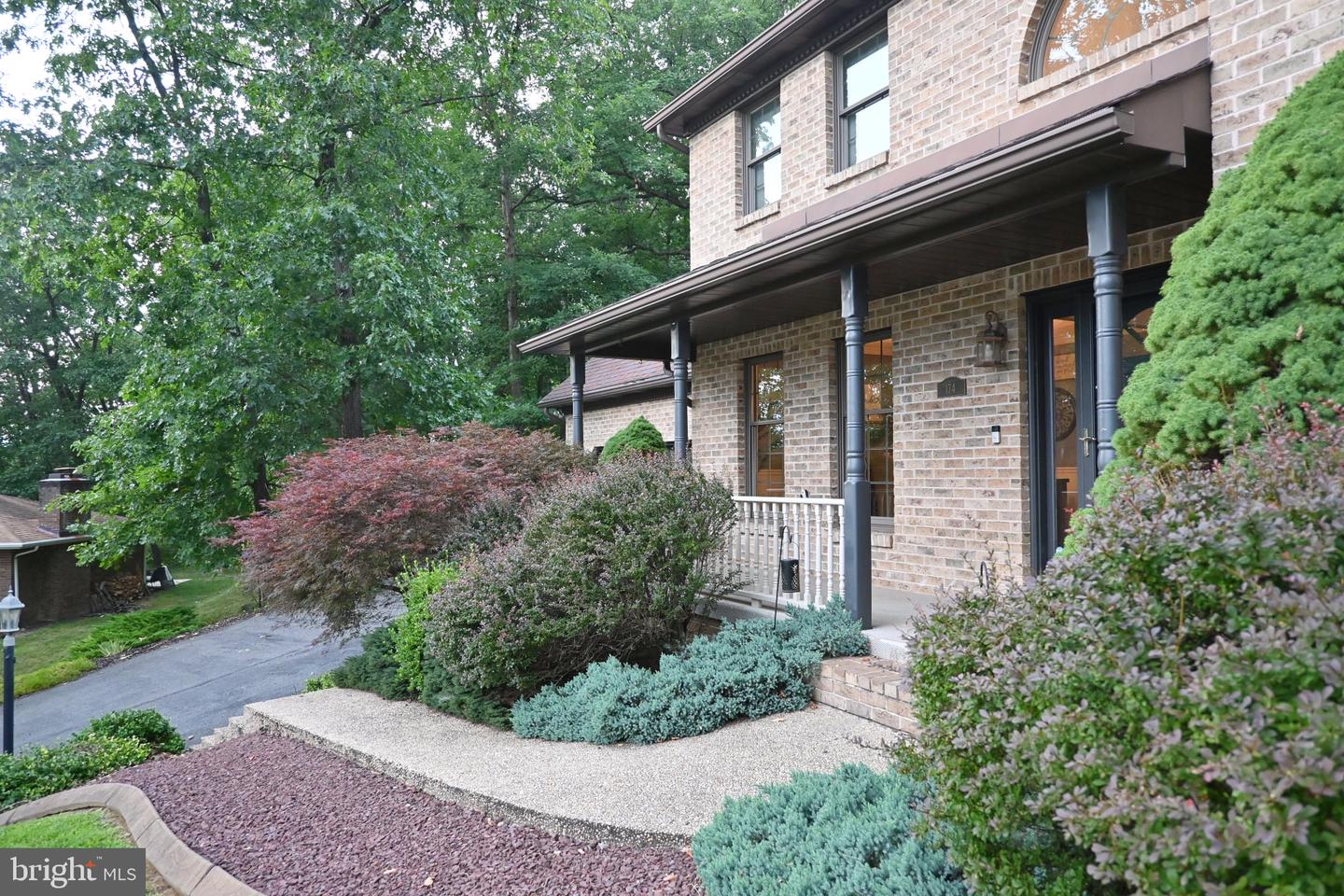 174 Jamie St Property Photo 4