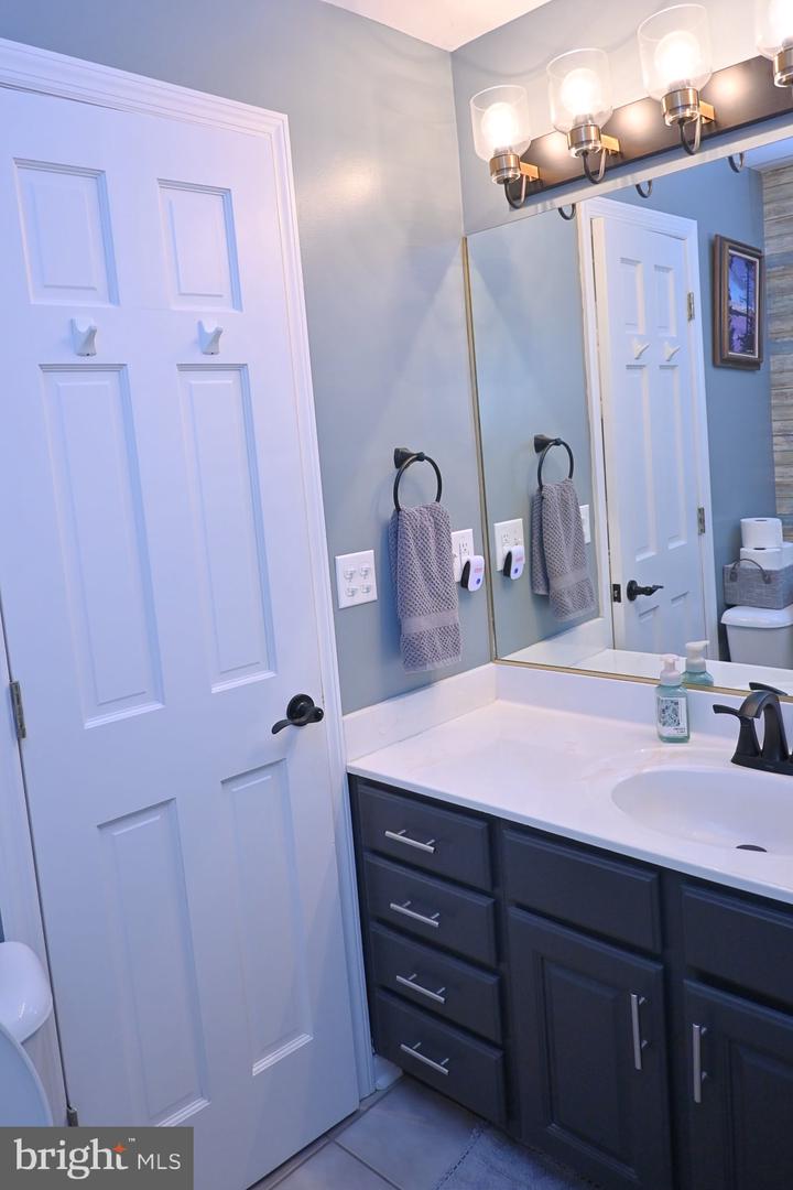 174 Jamie St Property Photo 23