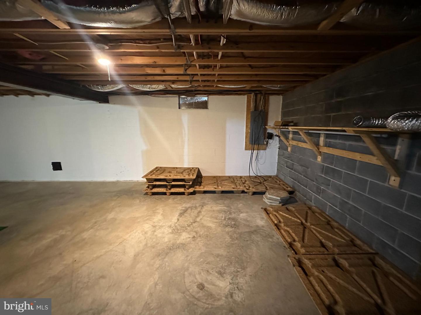 174 Jamie St Property Photo 43