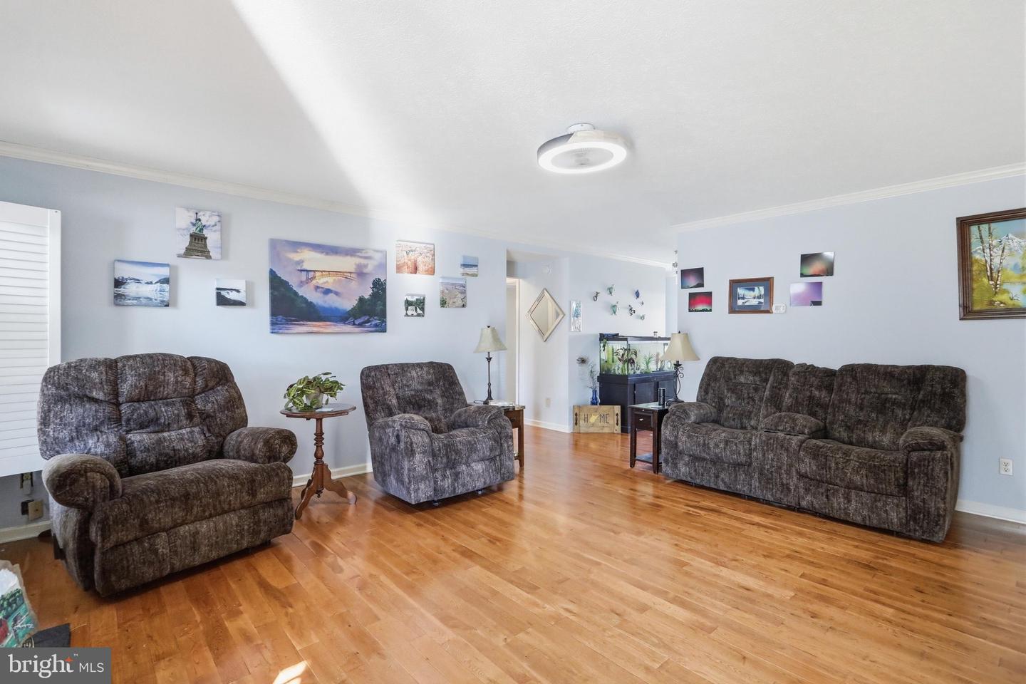 1565 Beacon St Property Photo 5