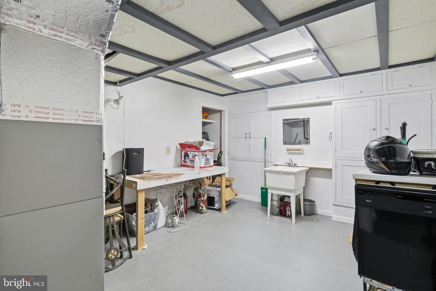 1565 Beacon St Property Photo 28