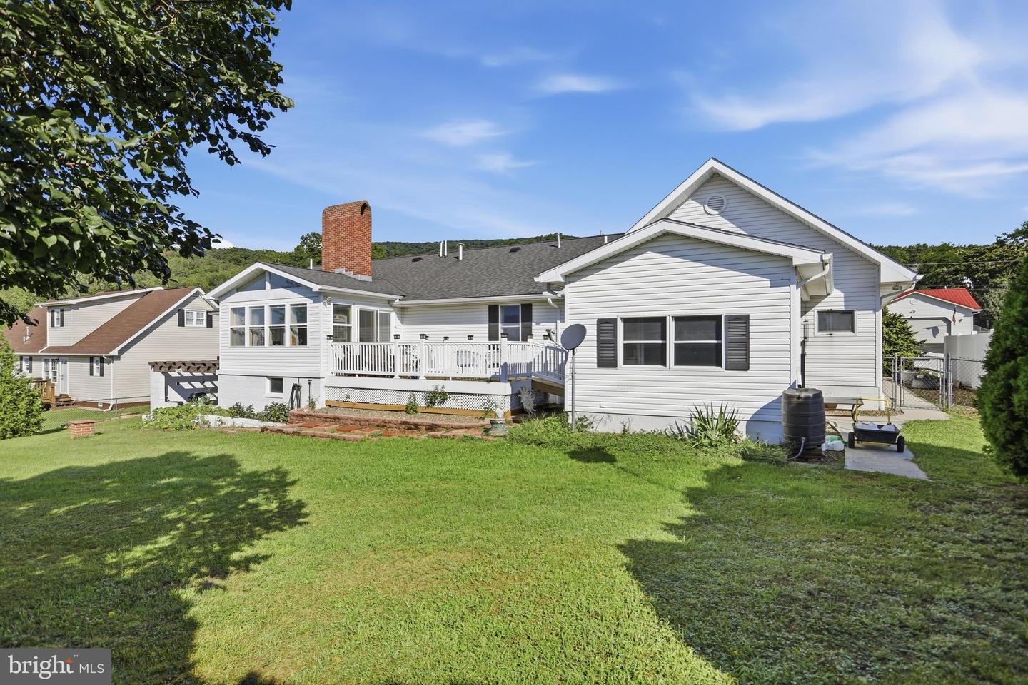 1565 Beacon St Property Photo 40