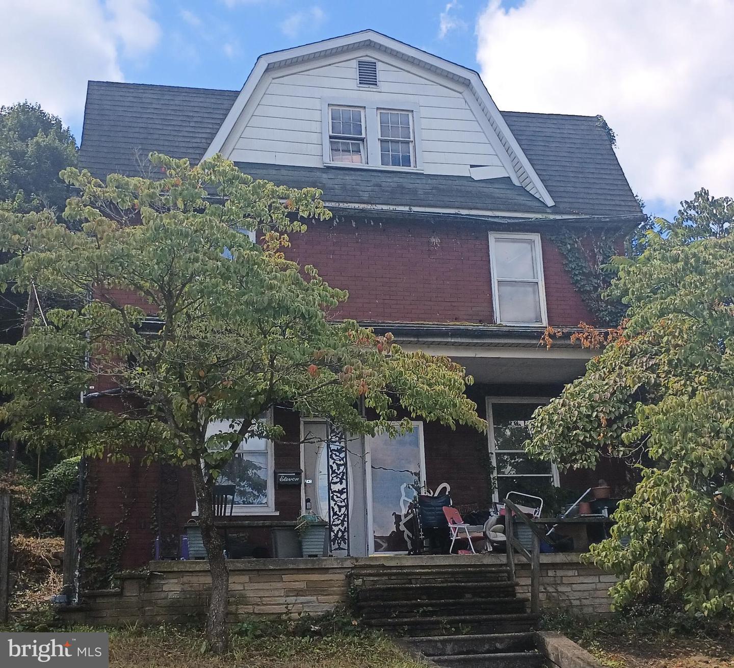 11 DUNDEE ST