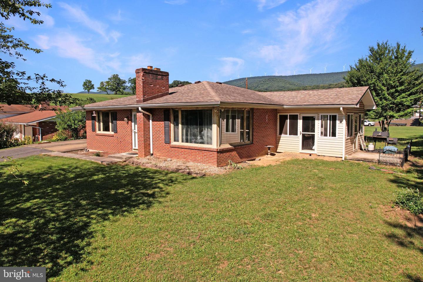 37 Treely Ter Property Photo 2