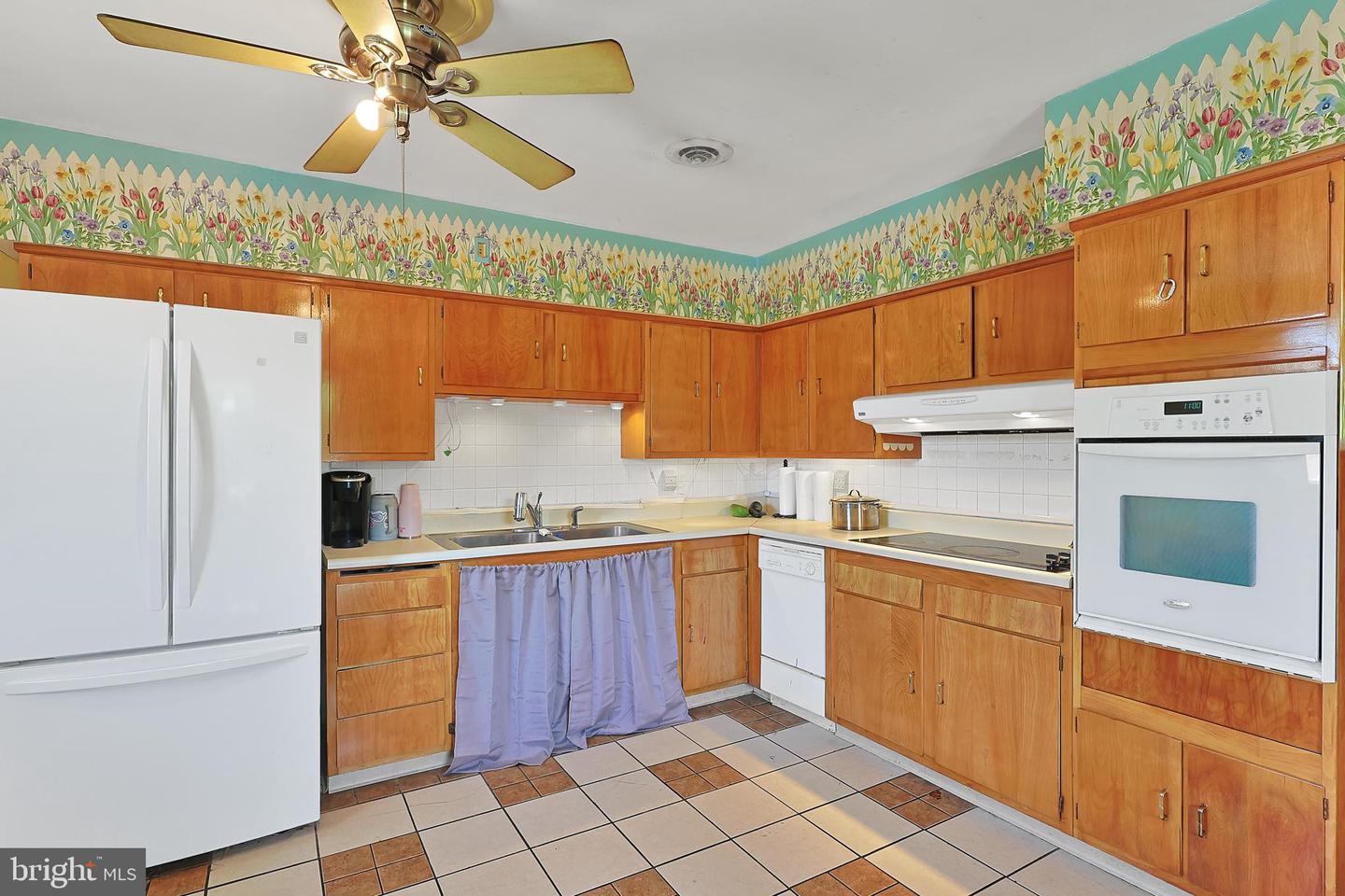 37 Treely Ter Property Photo 7