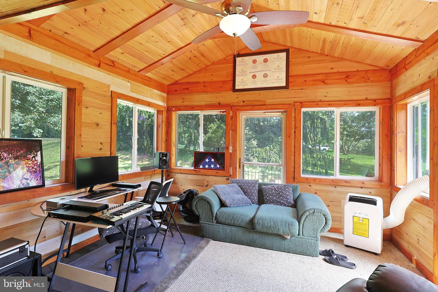 37 Treely Ter Property Photo 10